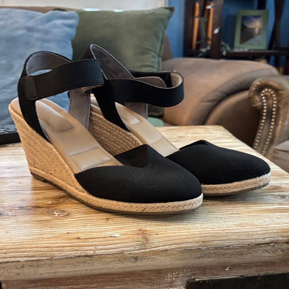 Kelly & Katie Black Wedge Espadrilles